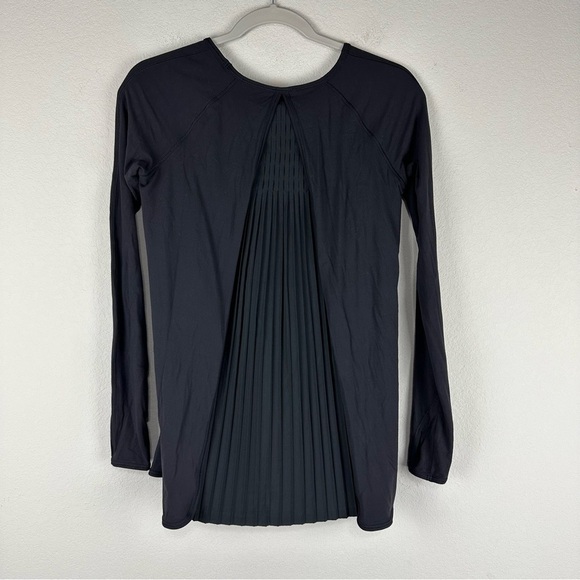 Lululemon Black Making Moves Pleated Back Long Sleeve Top Size 6 - Picture 2 of 4